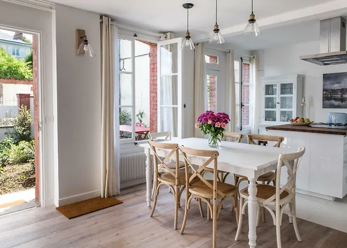 La Maison De Colette, Traditionnelle Maison D\'Armateur De 3 Chambres Et 3 Salles De Bains